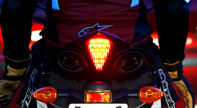 2007_yamaha_r1_img_2446